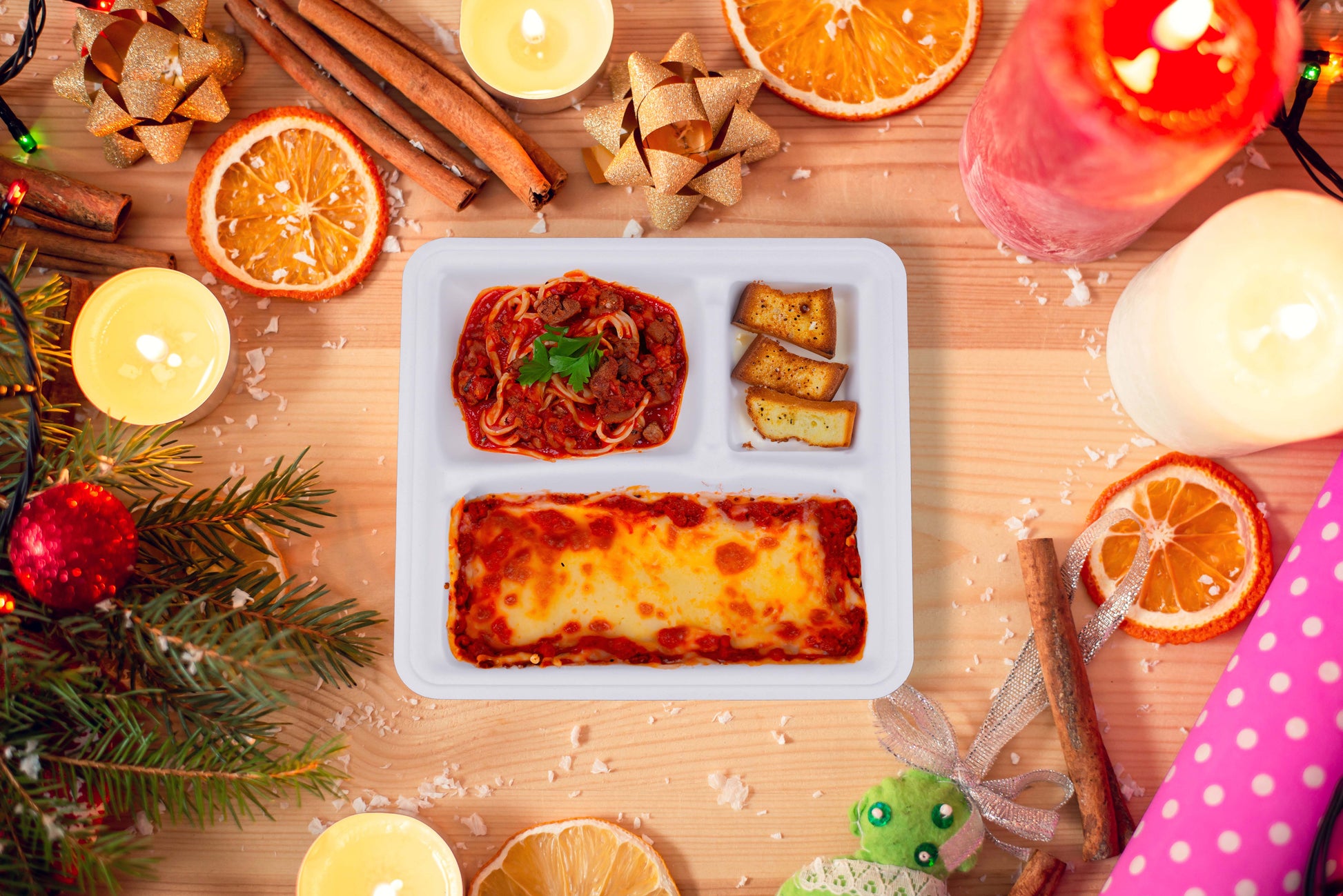 frame-christmas-decorations-wooden-tableSquare-pasta-bread-lasagna-food-10-Inch-3-Compartment-Square-Plates-Compostable-Sugarcane-Bagasse-Plates